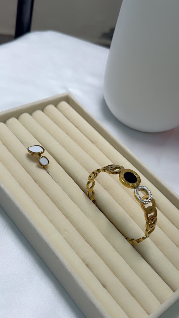 Ivory embrace + Eclipse circles